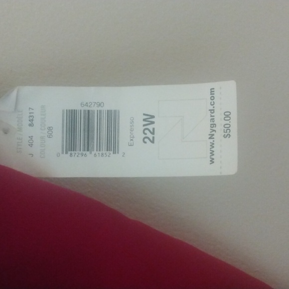 High front slit, knee length ,sexy red skirt. Size 22W.  Tanjay brand - Picture 3 of 7